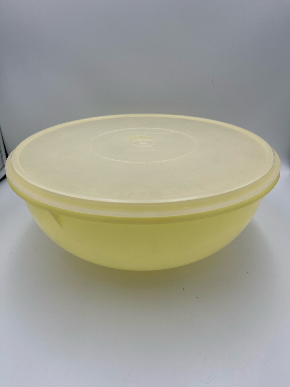 Tupperware Fix N Mix Bowl Large Yellow 13” Vintage 274 with Lid 224-15 READ